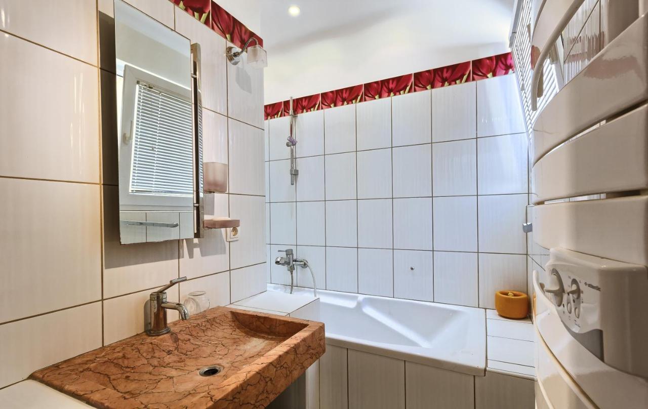 Villa Unique Sur La Plage Pour Des Vacances Inoubliables En Famille Ou Entre Amis Pour 10 Personnes Slatine Bagian luar foto