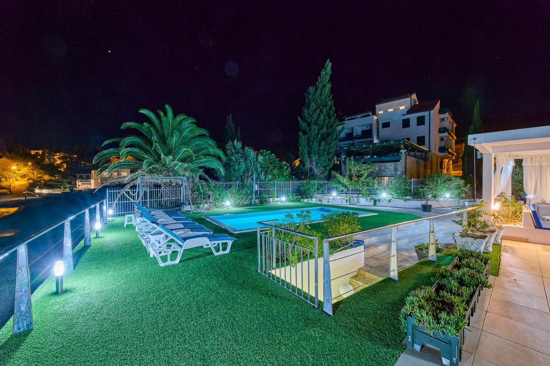 Villa Unique Sur La Plage Pour Des Vacances Inoubliables En Famille Ou Entre Amis Pour 10 Personnes Slatine Bagian luar foto