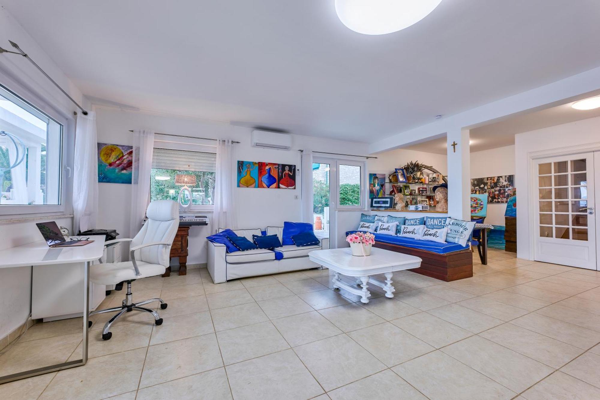Villa Unique Sur La Plage Pour Des Vacances Inoubliables En Famille Ou Entre Amis Pour 10 Personnes Slatine Bagian luar foto