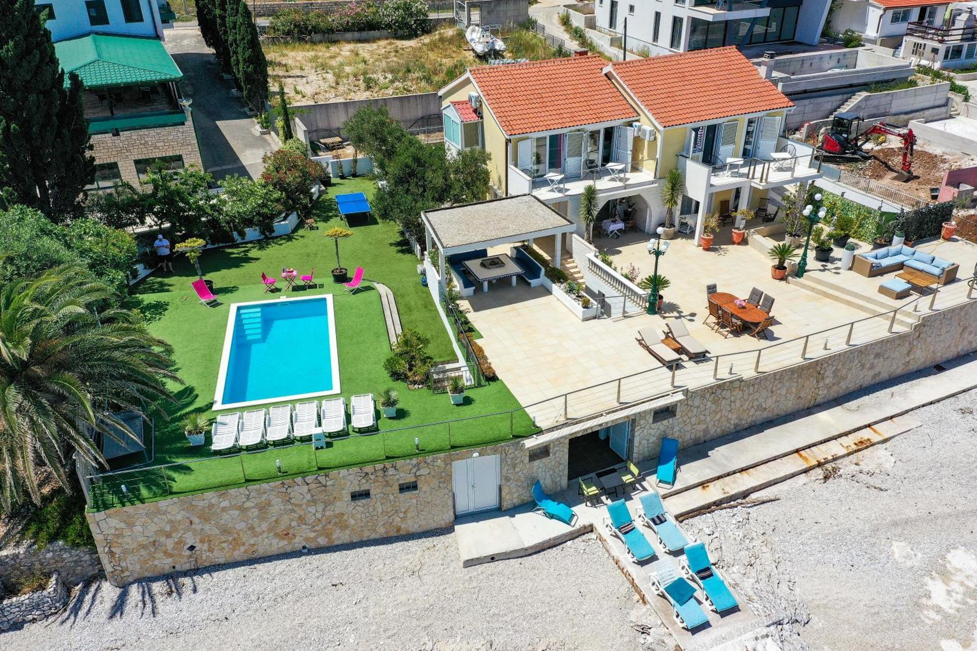 Villa Unique Sur La Plage Pour Des Vacances Inoubliables En Famille Ou Entre Amis Pour 10 Personnes Slatine Bagian luar foto