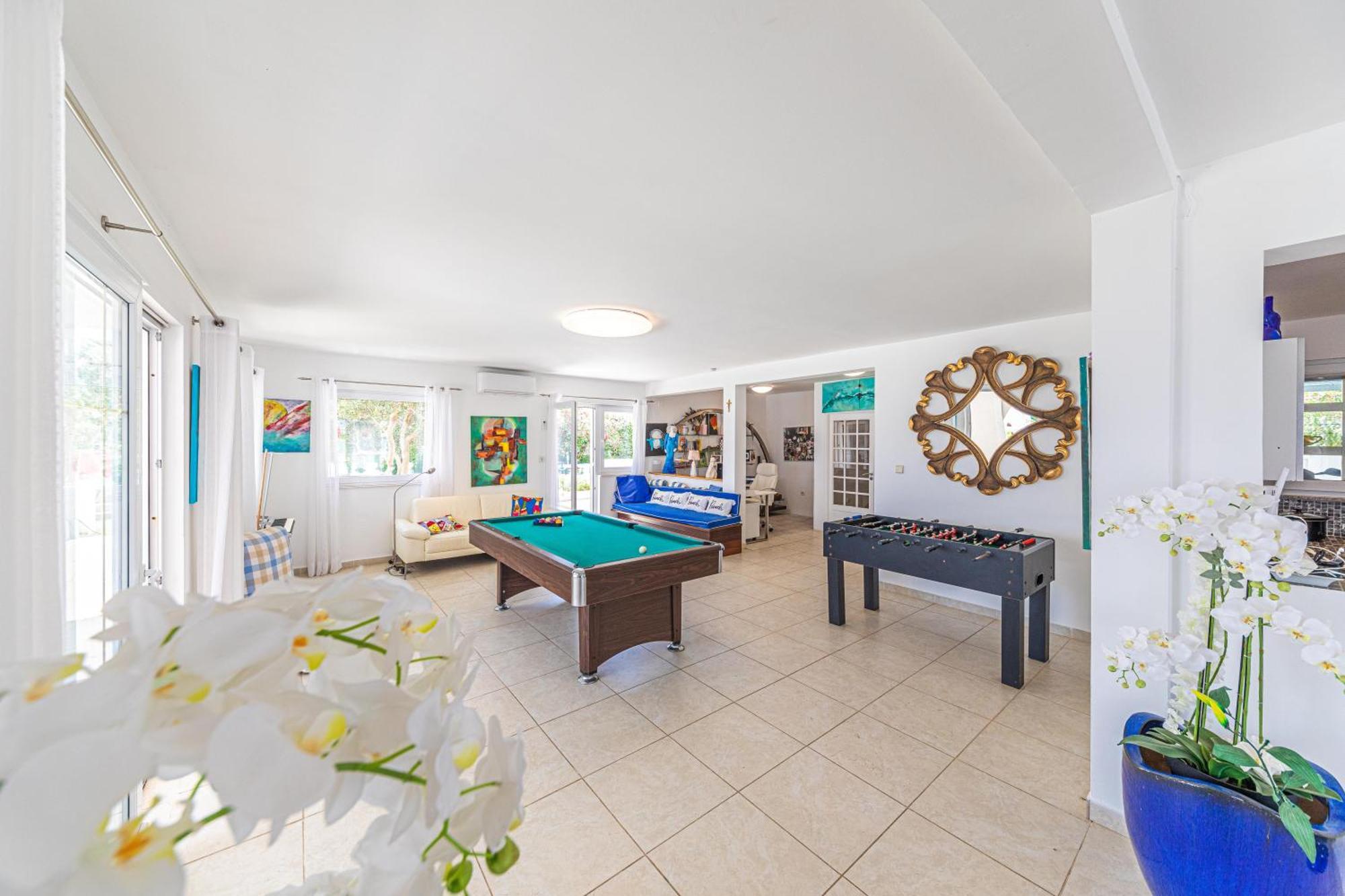 Villa Unique Sur La Plage Pour Des Vacances Inoubliables En Famille Ou Entre Amis Pour 10 Personnes Slatine Bagian luar foto